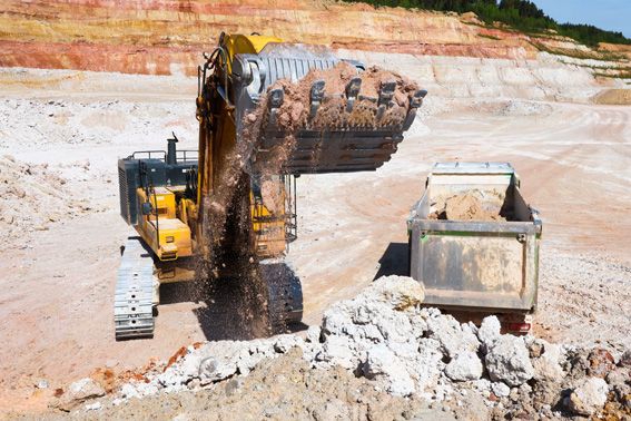 Komatsu PC800 mit Kabinenerhöhung und Hochlöffelausleger