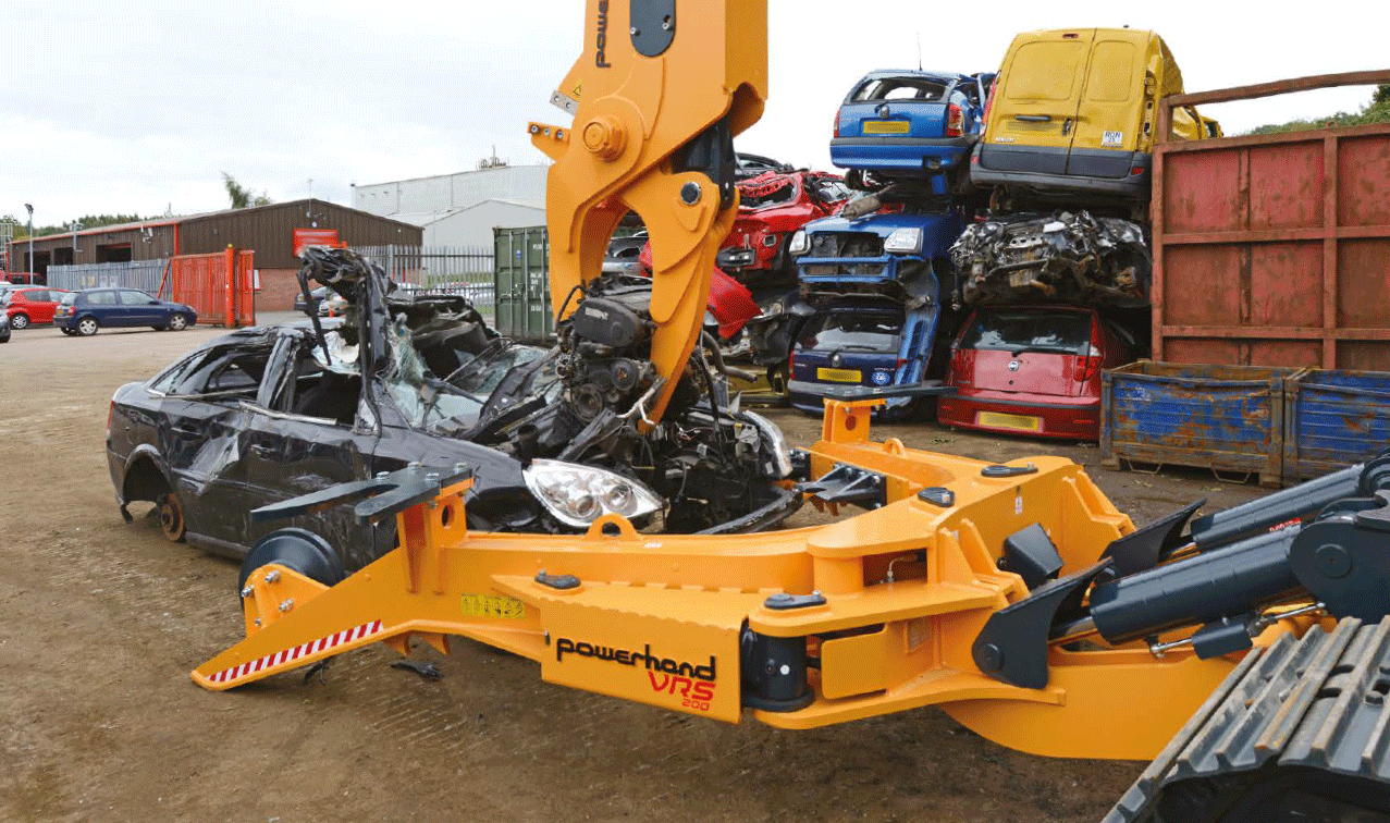 Der Powerhand VRS im Einsatz beim Fahrzeugrecycling