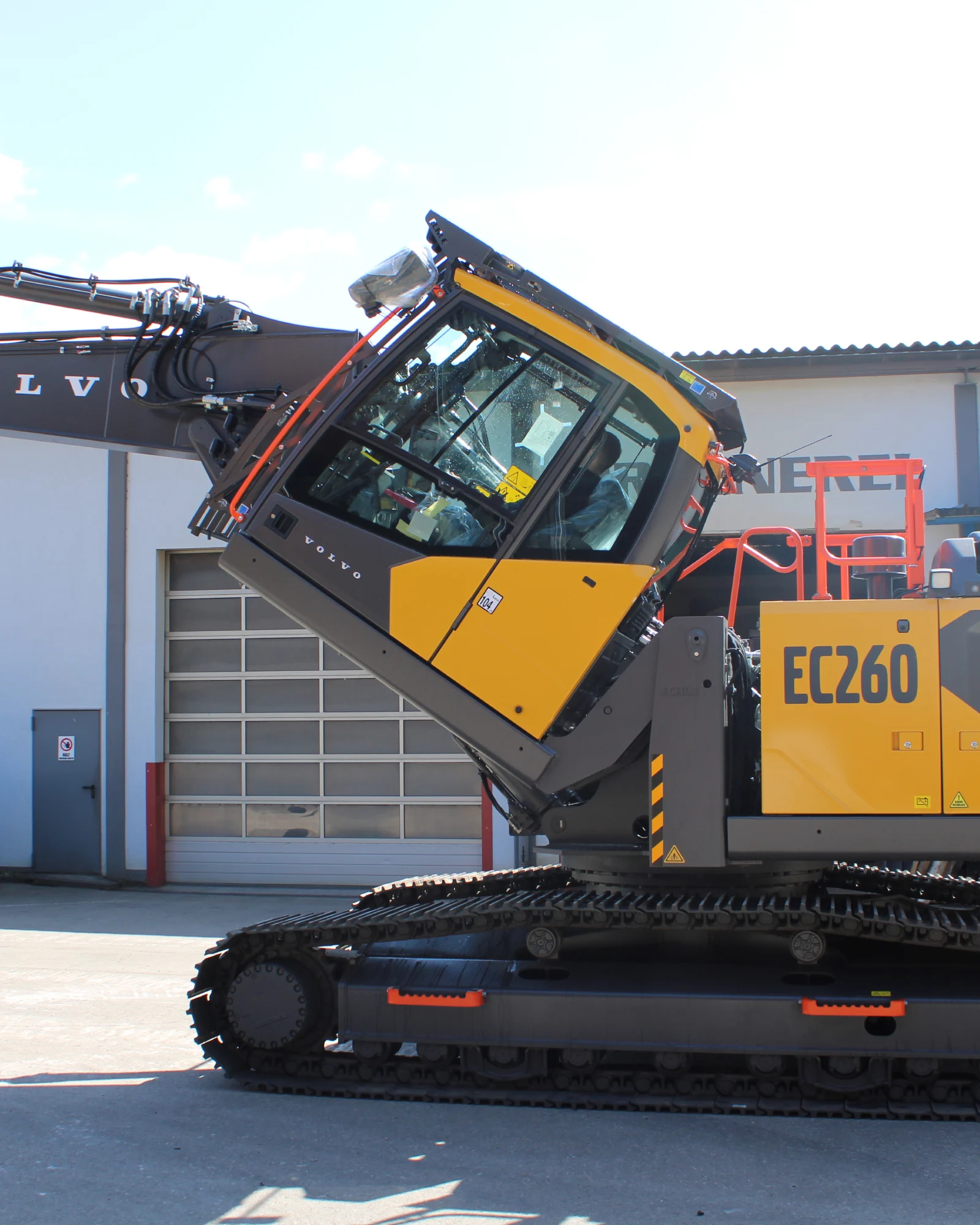Bagger-echle-Kippkabine-Volvo-EC260F