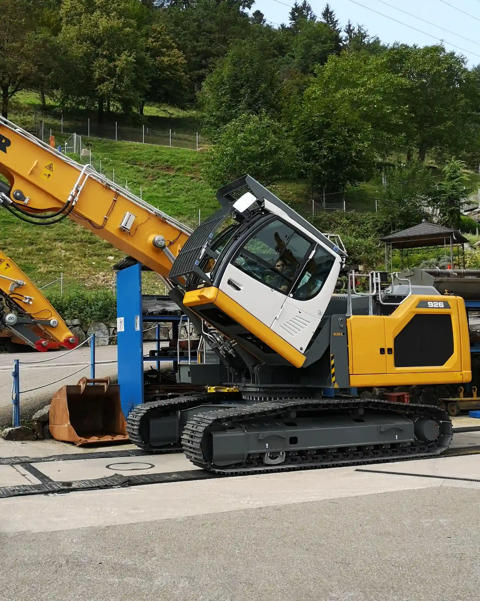 bagger-echle-kippkabine-Liebherr-R926-G8